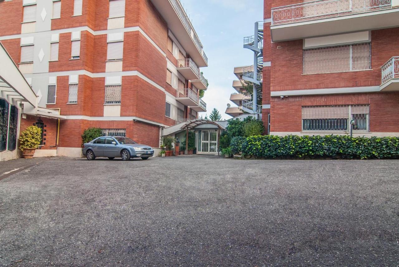 Letizia - Casa Per Ferie Gasthof Rom